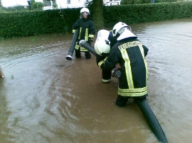 Mönchhagen: FFw Hochwasser 22.07.2011 Mönchhagen: FFw Hochwasser 22.07.2011